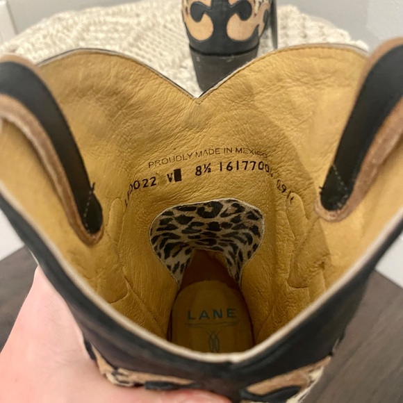 Boots - Picture 7 of 7